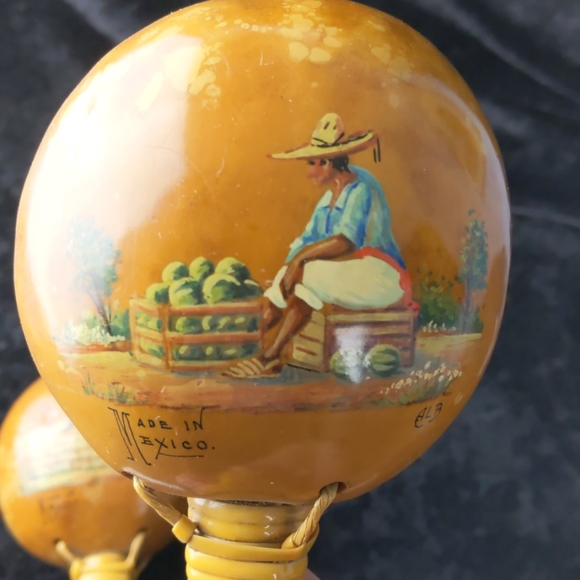 Vintage Handpainted Mexican maracas - Picture 3 of 7